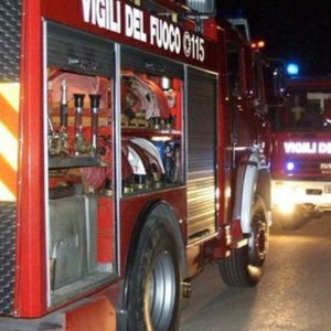 Incendio nella notte in una palazzina di Gorizia, quattro persone intossicate