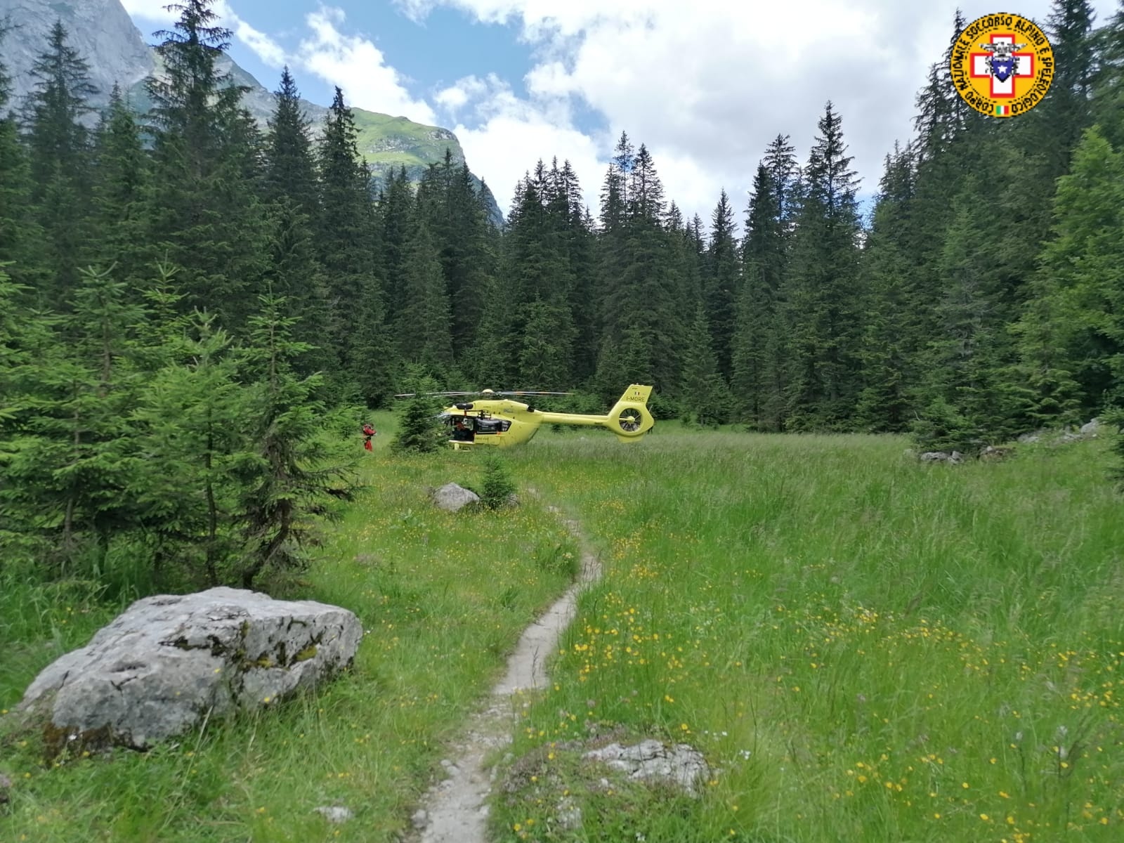 Tarvisio, escursionista grave soccorso sopra i Laghi di Fusine