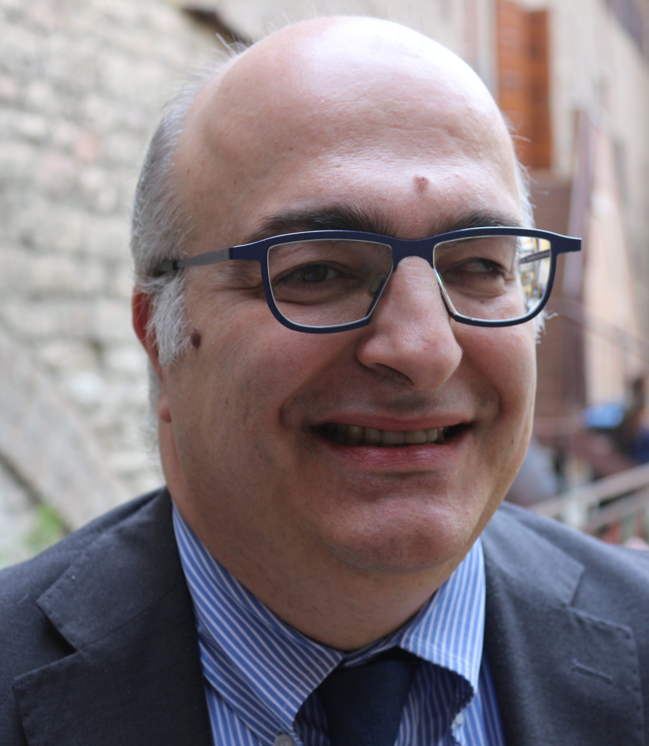 Mario Sechi intervistato da R-evolution sul diritto alla salute e alla Mario Sechi intervistato da R-evolution sul diritto alla salute e alla