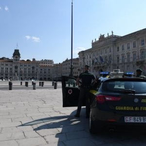 Migliaia di euro nell'auto, "spallone" fermato al confine con la Slovenia