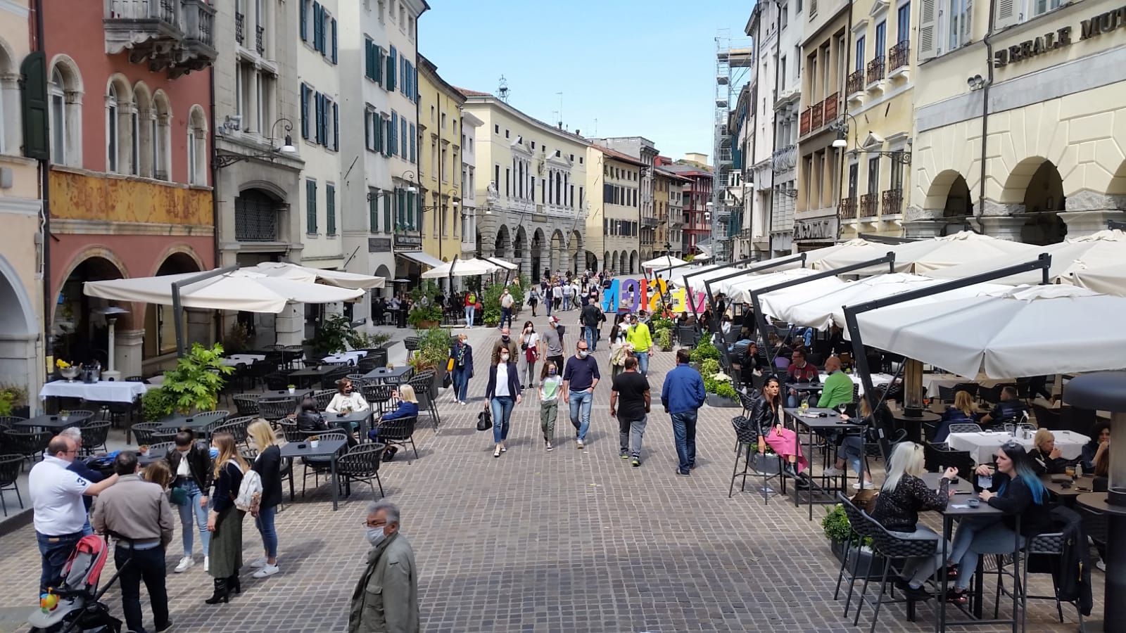 Fvg, le regole della zona bianca tra coprifuoco e riaperture