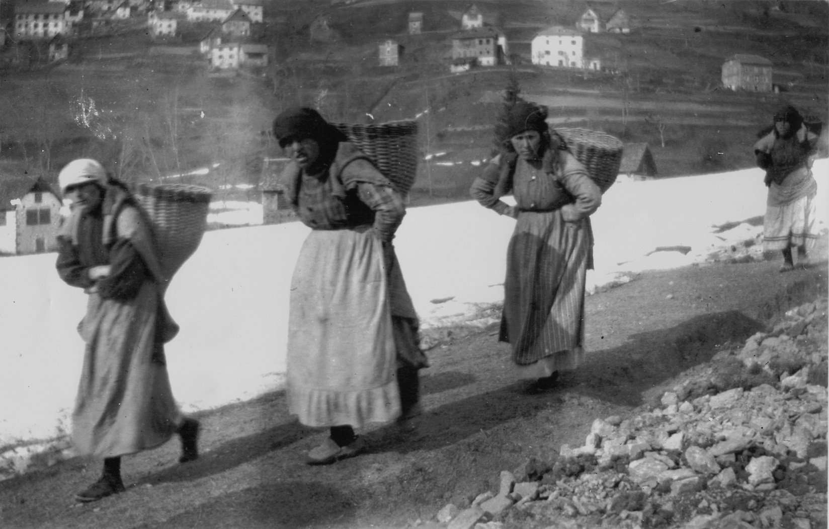 Le Portatrici Carniche Una Risorsa Durante La Prima Guerra Mondiale