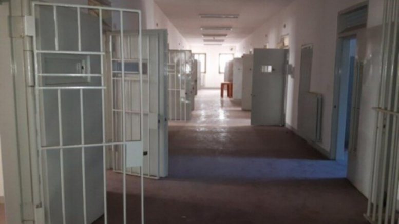 Peggio di una fogna, il carcere è una cloaca che non va da nessuna parte