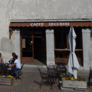 Slitta la riapertura dello storico bar Zecchini a Udine, presentato ricorso al Tar