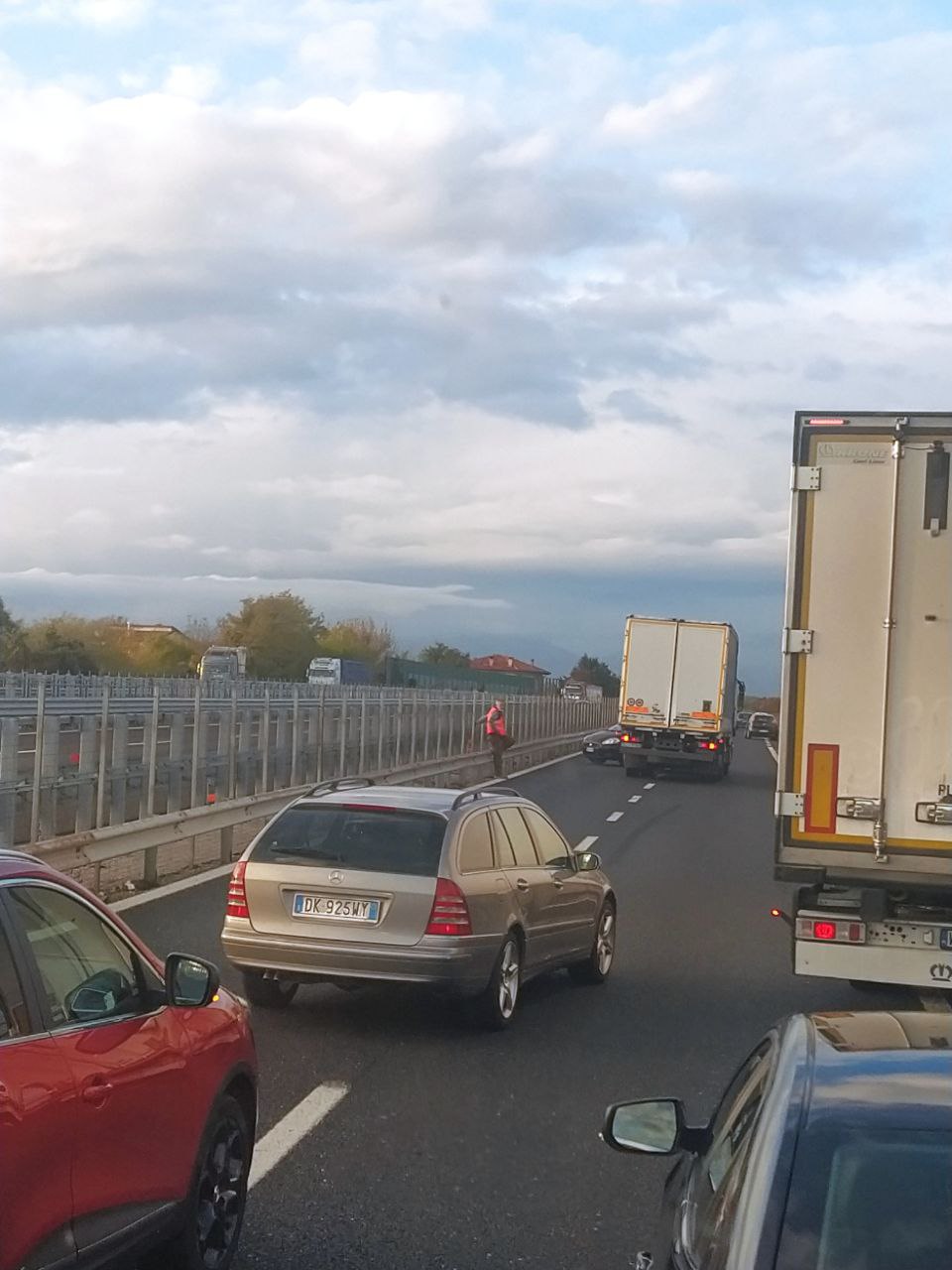 Udine, incidente in tangenziale, lunghe code e traffico in tilt