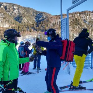 Controlli del green pass in Friuli, locali e piste da sci nel mirino: 10 sanzioni