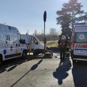 Si scontrano due furgone sulla provinciale di Basiliano, 3 feriti