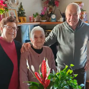 Nonna Licia compie 100 anni, Majano in festa per la sua storica fruttivendola