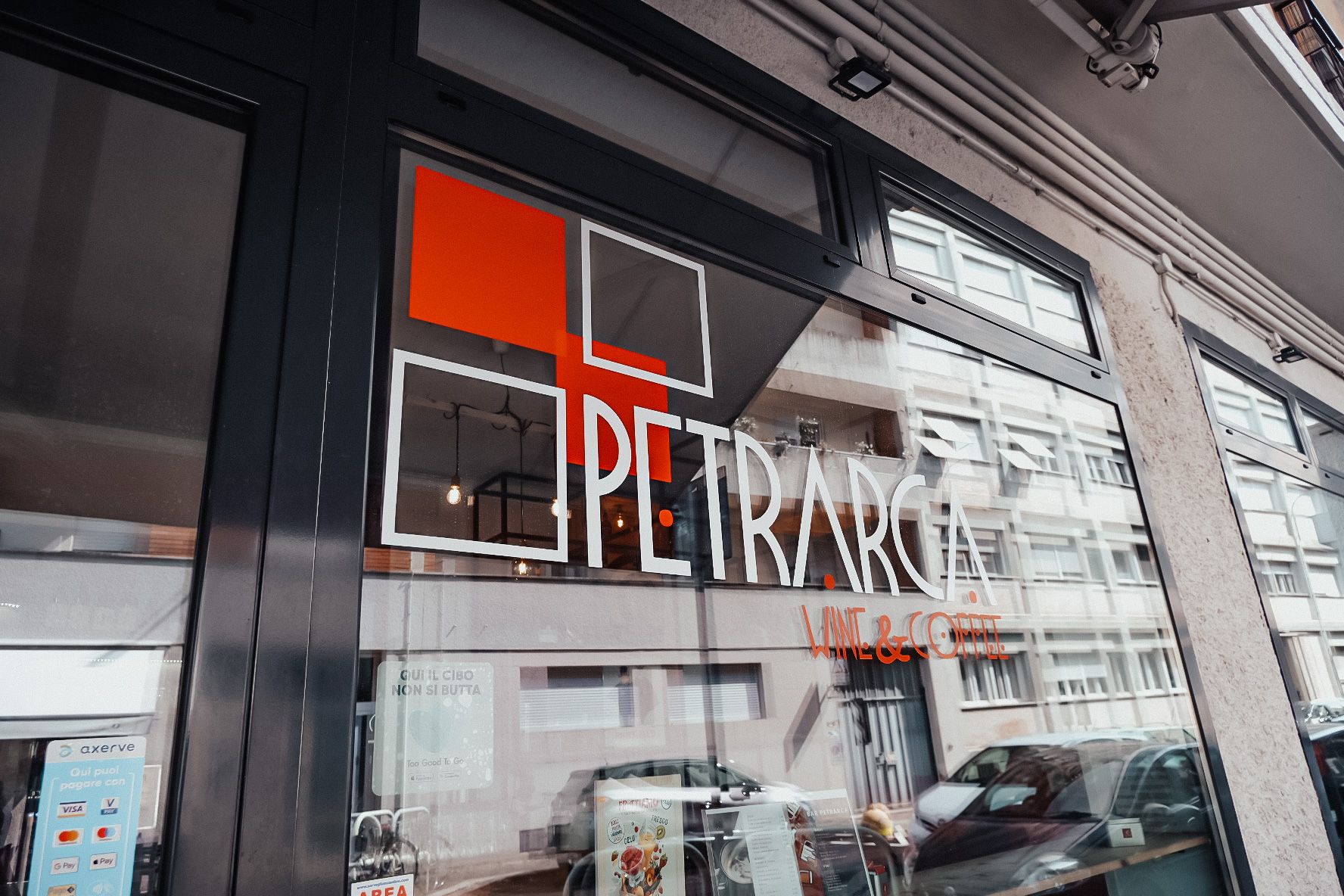 Udine, due ragazzi si mettono in gioco e rilevano lo storico bar Petrarca