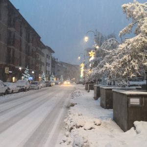 Abbondante nevicata sull'Alto Friuli, disagi per il traffico. Allerta per il rischio valanghe