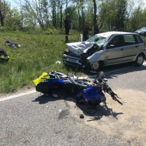 Schianto tra auto e moto lungo la regionale a Trasaghis, grave il motociclista
