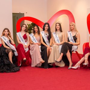 Anna, Elisa e Misel, le più belle in gara in Friuli per Miss Mondo