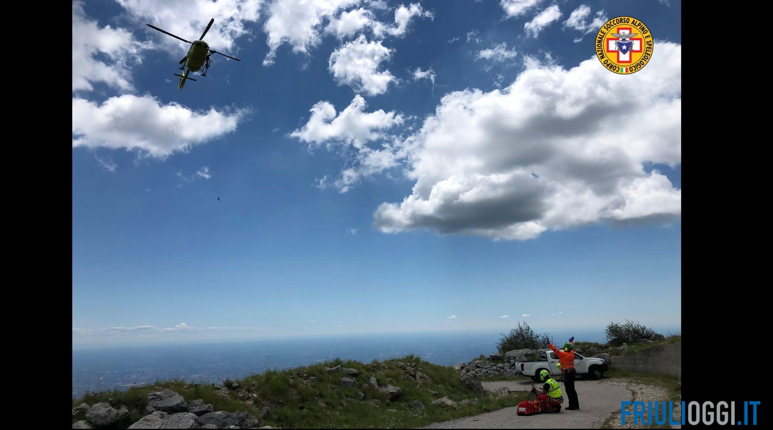 Brutta caduta durante una discesa in bici, ciclista trasportato in ospedale