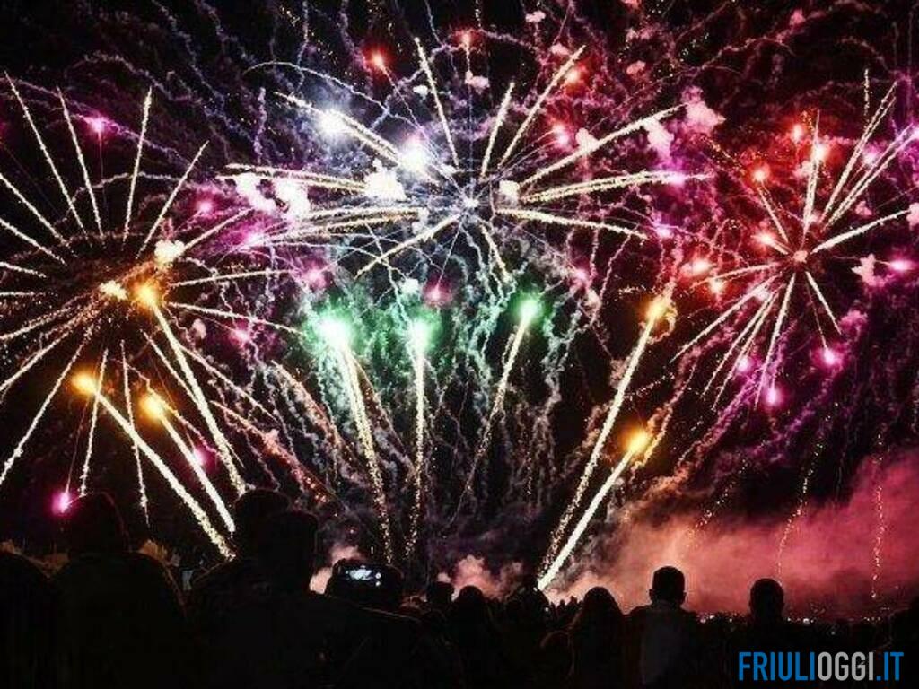 In Giro Già Ci Sono Ancora Fuochi D'artificio Illegali, Sequestrati 10 - Foto 9