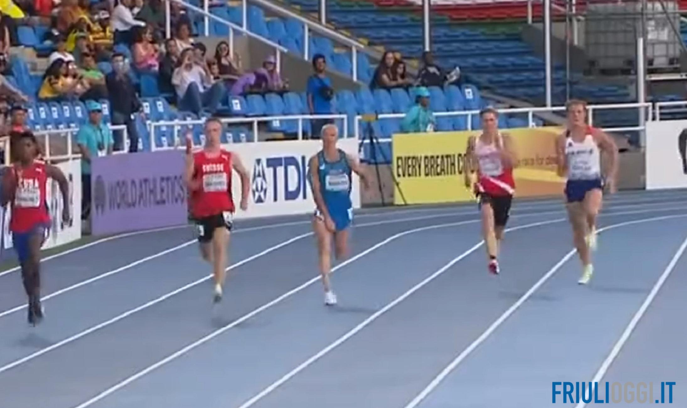 Il pene esce dai pantaloncini, friulano finisce ultimo nella gara dei ...