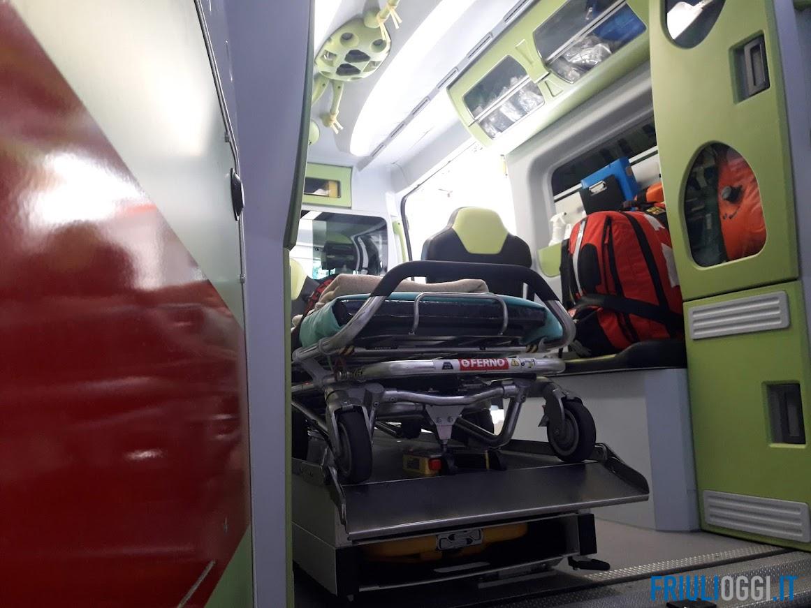 Pordenone, incidente davanti alla Fiera: investita una coppia