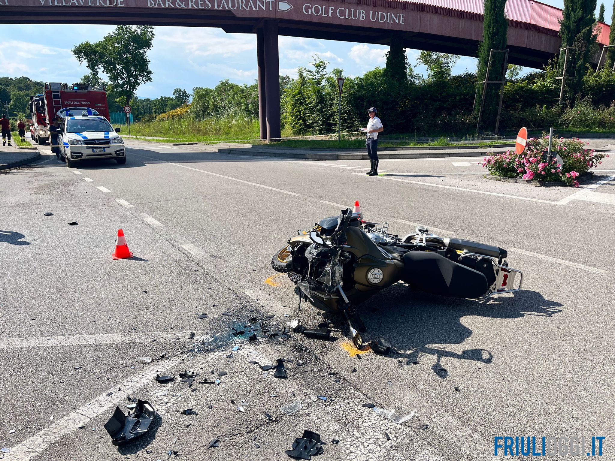 Violento incidente tra auto e moto a Fagagna, grave un 40enne