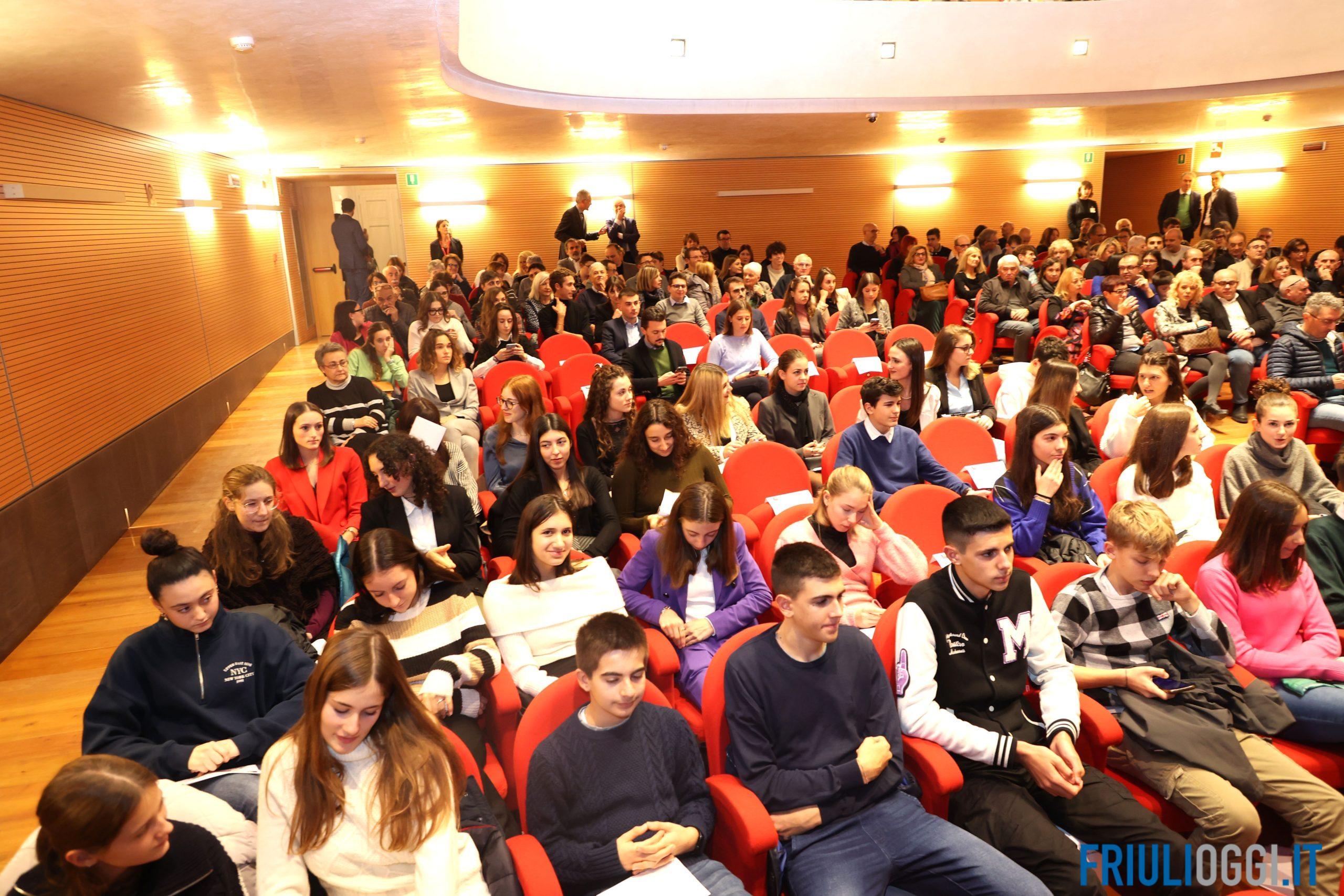 Borse di studio, premiati 70 studenti del Friuli Venezia Giulia