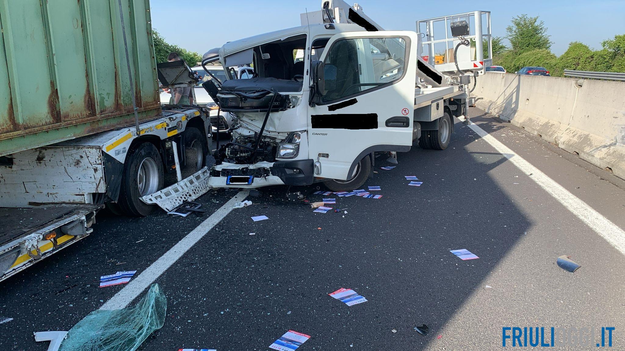 Doppio incidente sulla A4, svincolo chiuso e code in autostrada