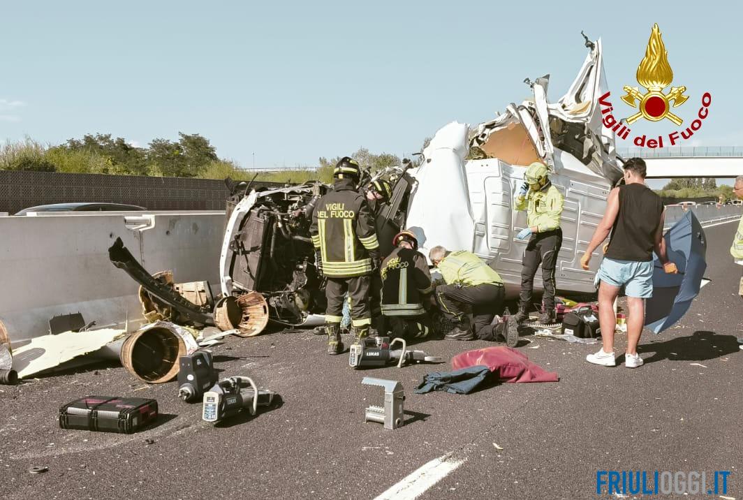 Incidente in autostrada, un ferito e disagi al traffico sulla A4