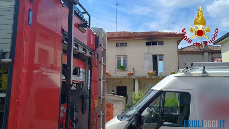 incendio pordenone sottotetto
