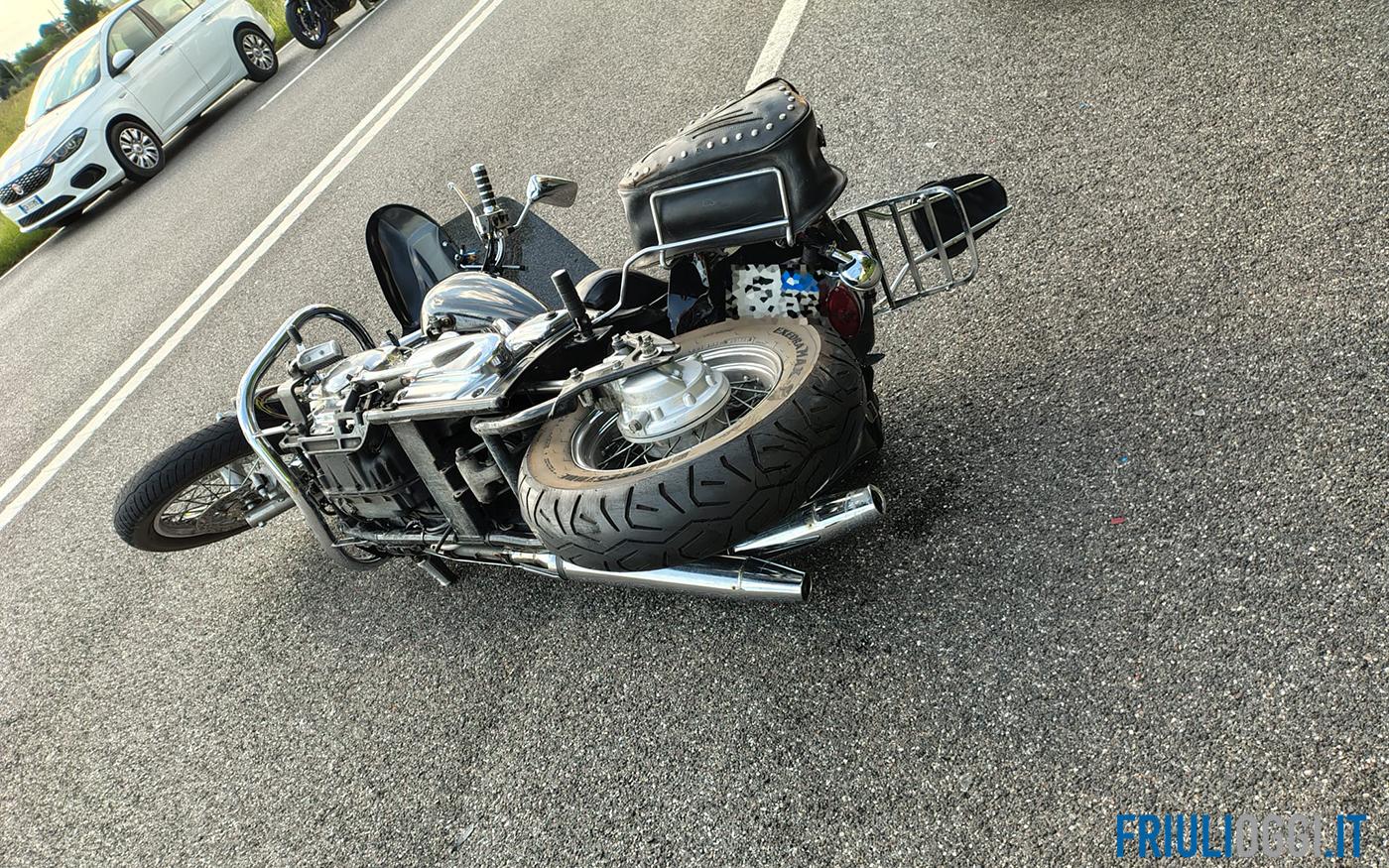 Incidente tra auto e moto a Latisana, ferita coppia di motociclisti