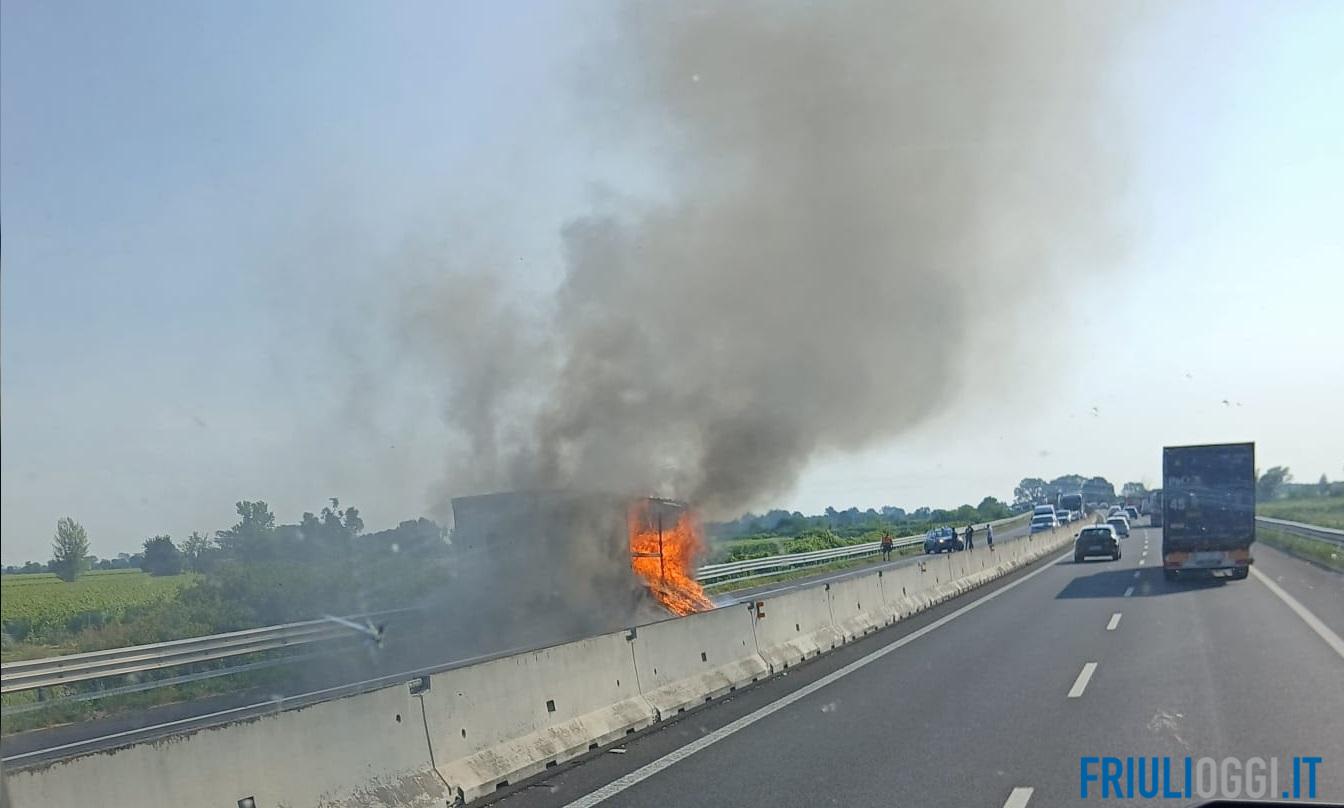 incendio camion a4