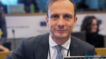 Massimiliano Fedriga risponde ai giornalisti a margine di un incontro a Trieste sul tema del terzo mandato e del suo futuro politico