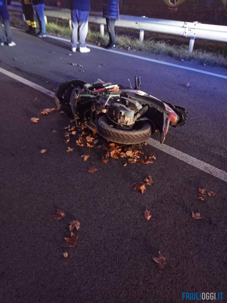 Tragico incidente tra auto e moto, muore motociclista di 54 anni
