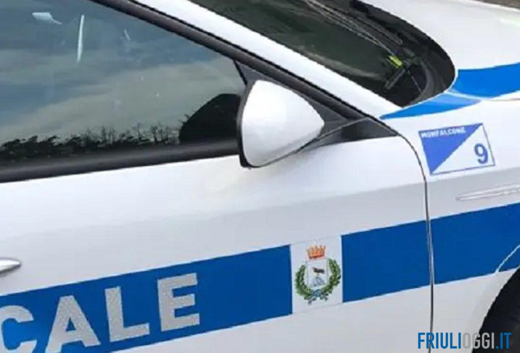 Controlli nei negozi, sequestrati 198 capi di abbigliamento non sicuri