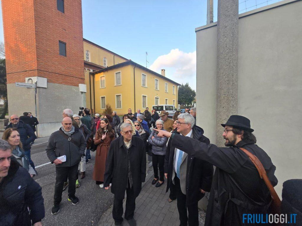 Il Sindaco di Udine Alberto Felice De Toni con un gruppo di residenti del quartiere Udine Sud e Baldasseria durante una visita di quartiere