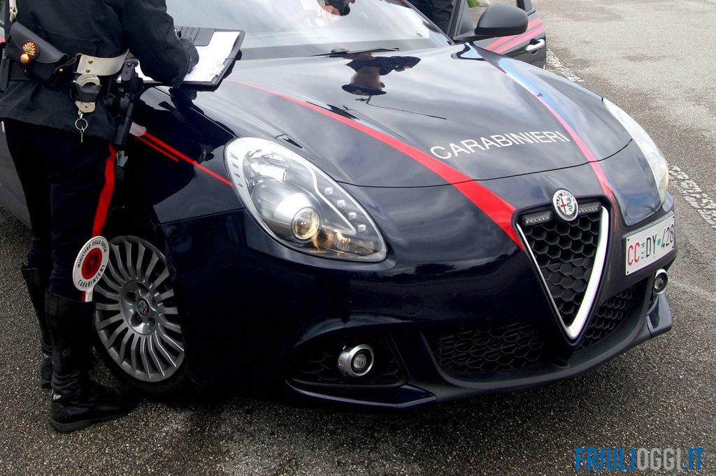 Distraggono un anziano e gli rubano il portafogli, denunciate due donne