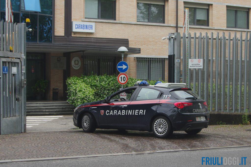 Ruba abiti al Città Fiera e spintona la commessa per scappare: preso