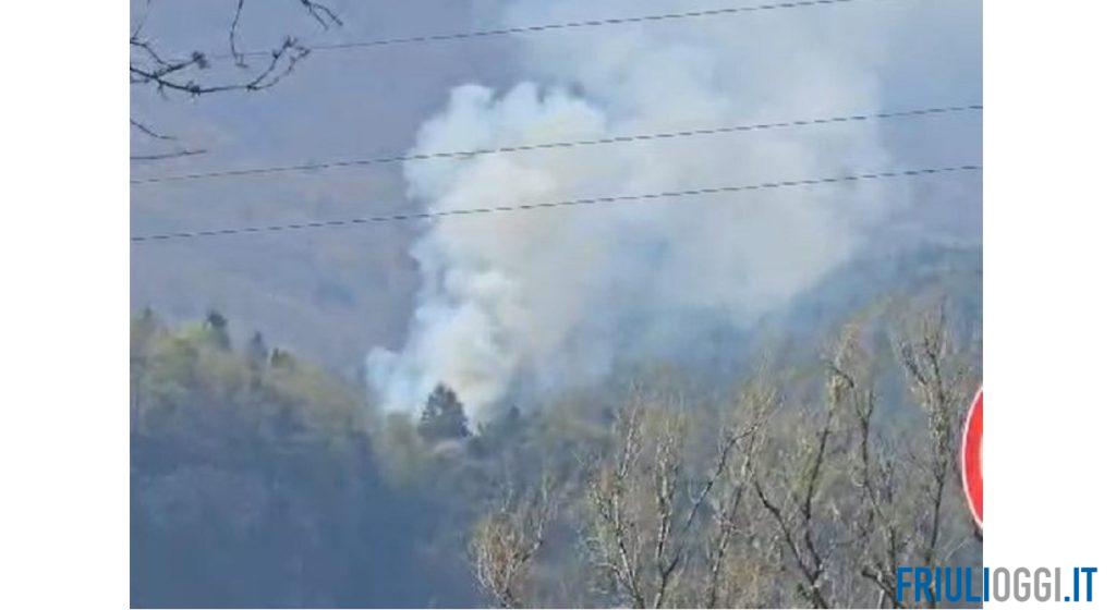 Incendio sul Monte Navado: bosco in fiamme, in azione l’elicottero