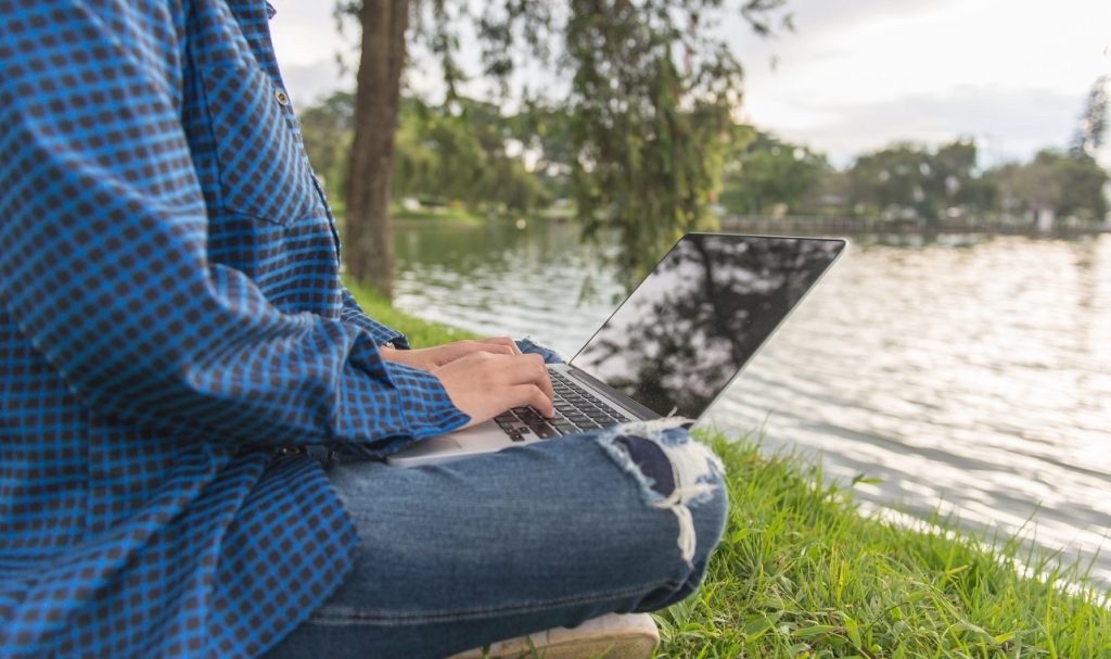 Diventare nomadi digitali: gestire piccoli incassi internazionali in agilità