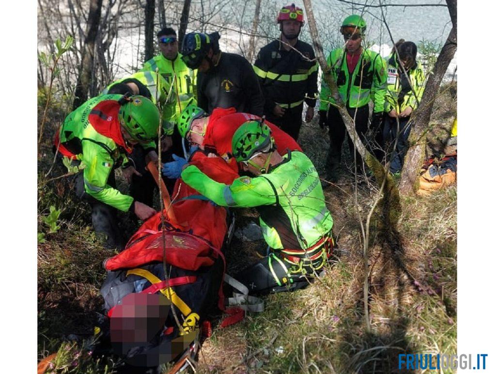 Pasquetta di incidenti sui sentieri del Friuli: tre escursionisti feriti, uno con trauma cranico