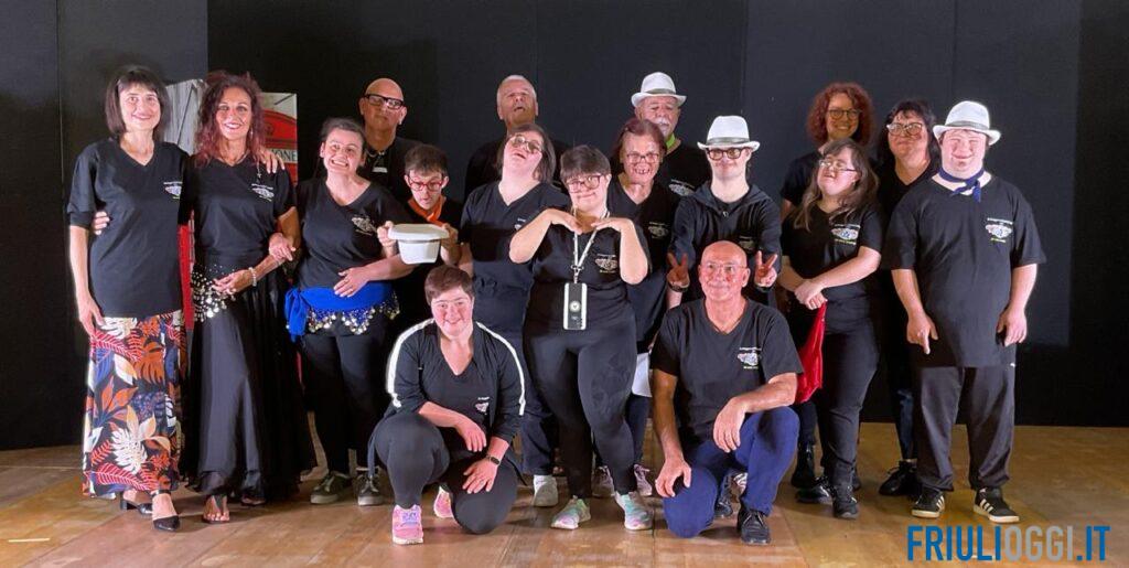 A Sappada lo spettacolo dei Genitori Scatenati: sul palco emozioni e solidarietà