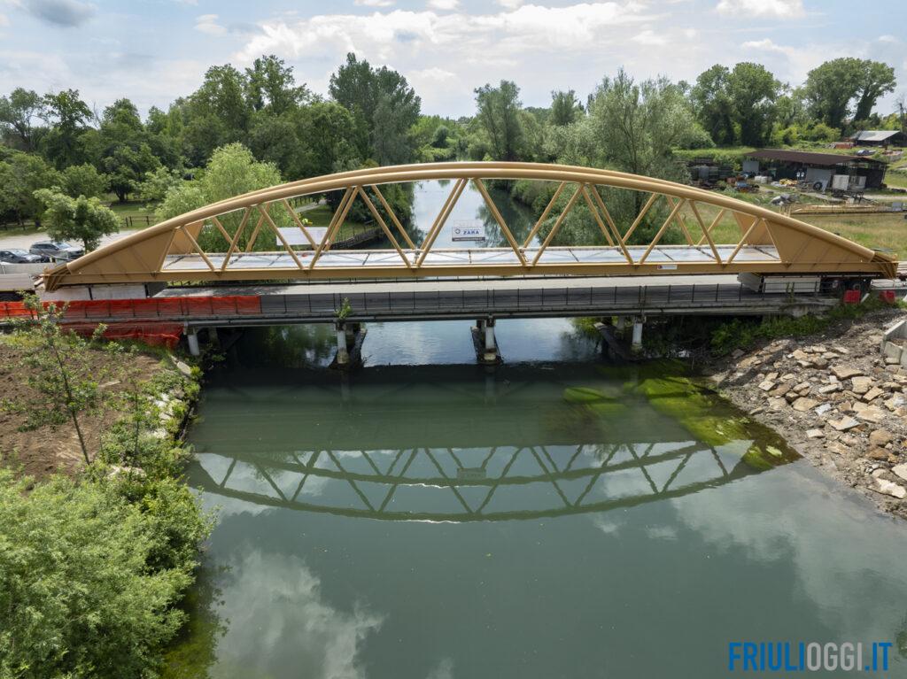 Trieste-Lignano-Venezia in bici: posato il ponte sul Corno, simbolo della ciclovia TriLiVe