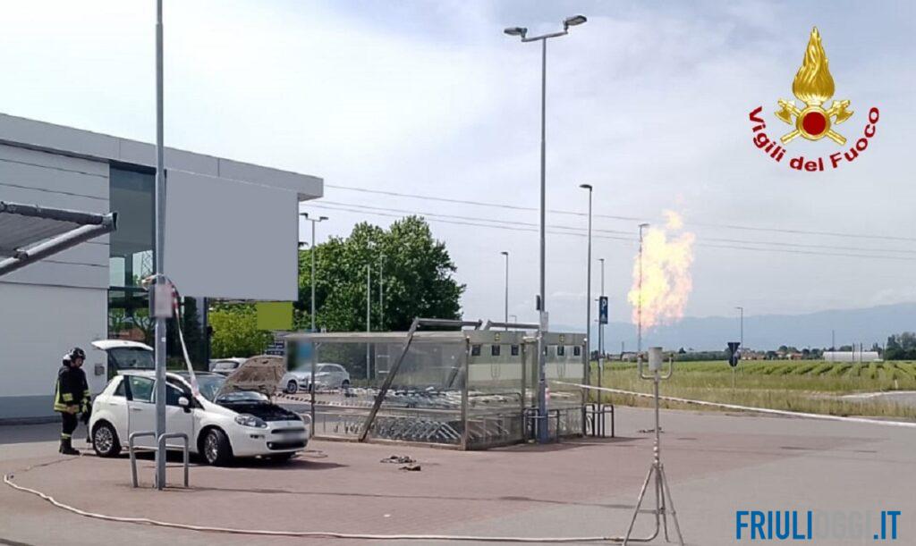 Perde gas dal serbatoio nel parcheggio del supermercato: intervento dei Vigili del Fuoco