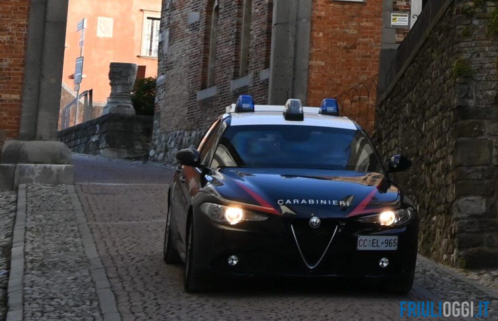 Alcol, hashish e insulti ai carabinieri: una 36enne finisce nei guai