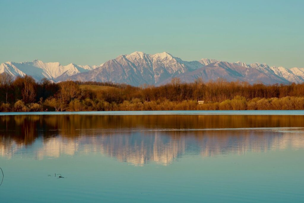 Saldi estivi in Friuli Venezia Giulia: cosa comprare prima delle vacanze tra mare, montagna e casa