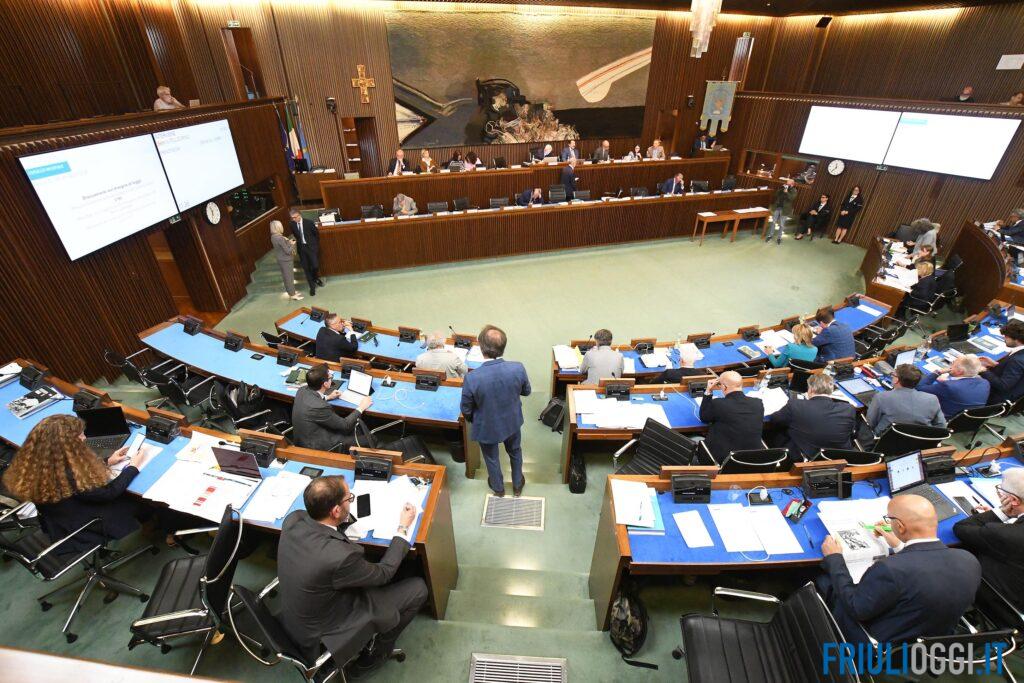Legge Omnibus, dal caro carburanti alla protezione civile: cosa cambia in Fvg settore per settore