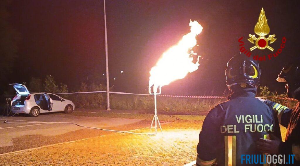 Perdita di gas da un’auto a Gpl a Udine: lungo intervento dei Vigili del fuoco