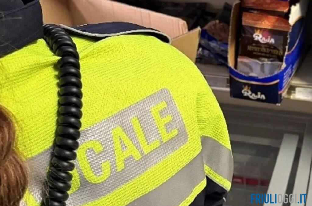 Maxi sequestro in un negozio a Monfalcone: ritirati oltre 5.800 articoli irregolari