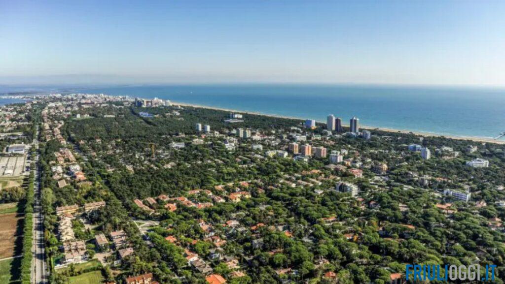 Morto lo studente caduto dal balcone dell’hotel durante la gita scolastica a Lignano