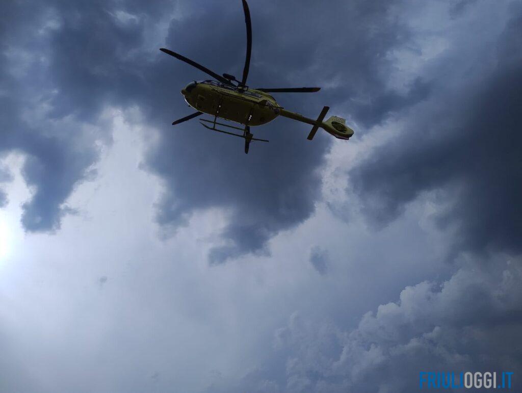 Precipita col parapendio: 25enne resta sospesa a 10 metri da terra