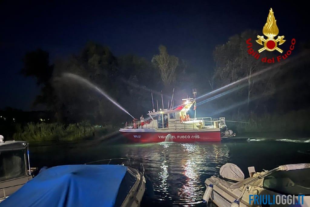 Il vento ravviva gli incendi: notte di lavoro per spegnere i roghi in Fvg, la situazione