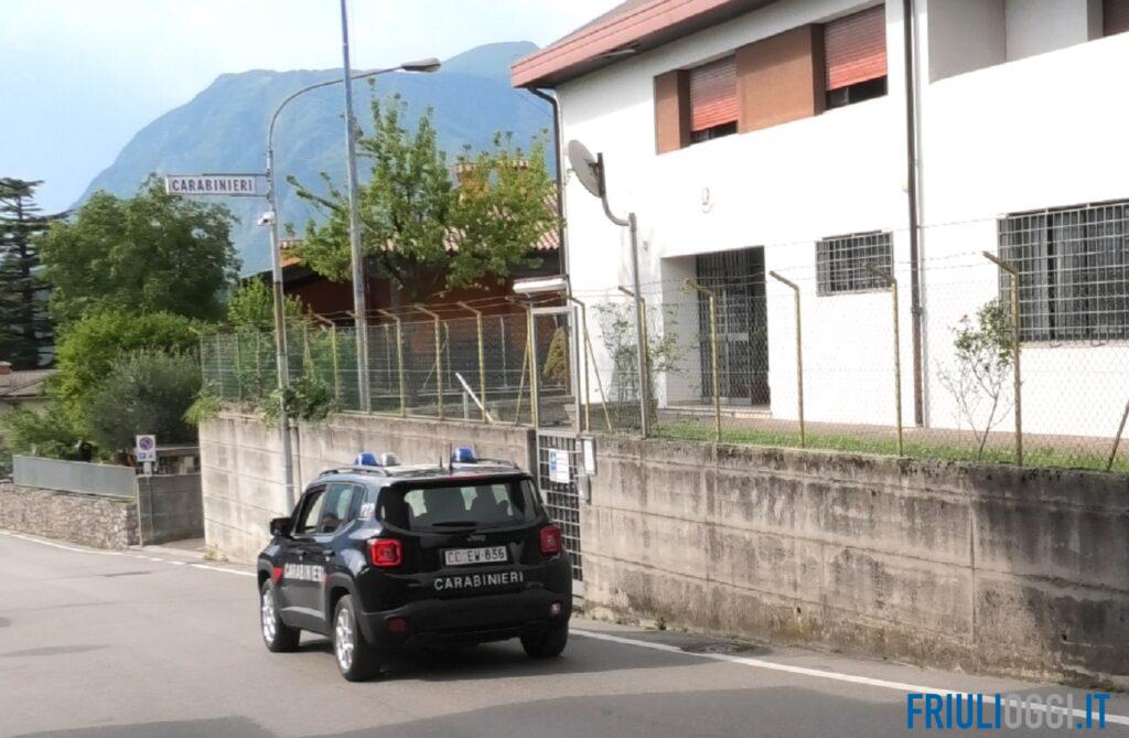 Danneggia un bar e si oppone ai carabinieri, arrestata una 47enne a Gemona