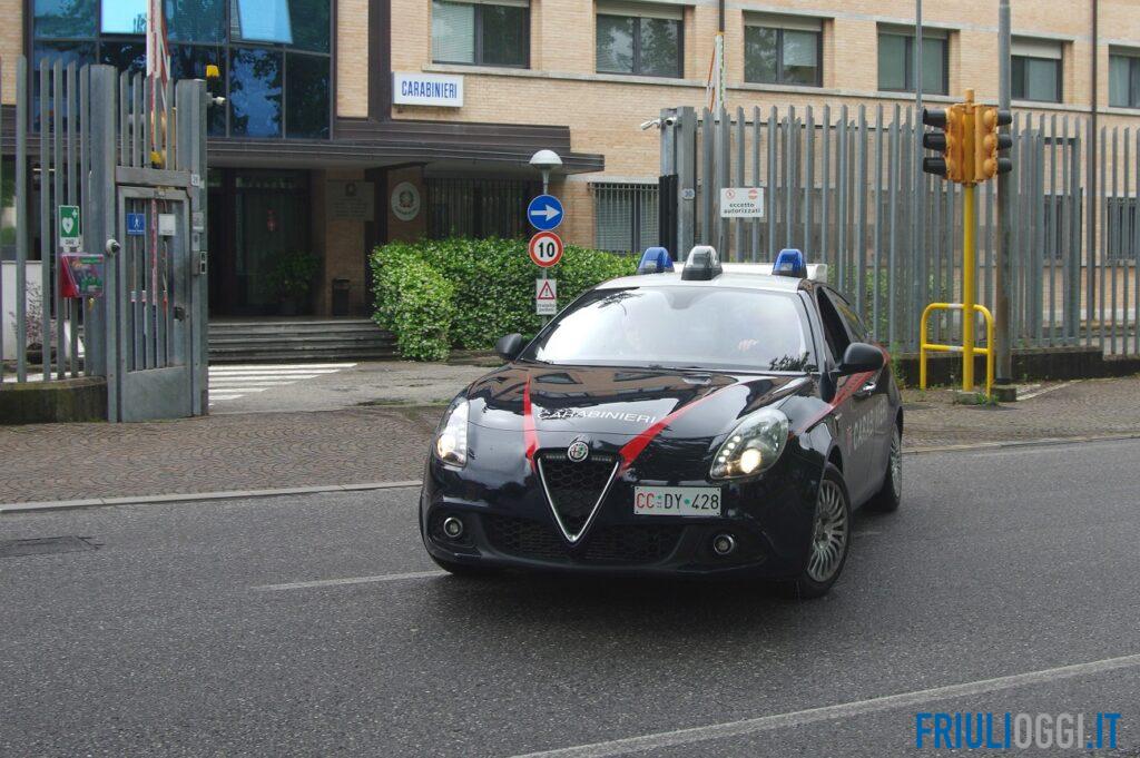 Minaccia e aggredisce i carabinieri: 39enne arrestato a Udine