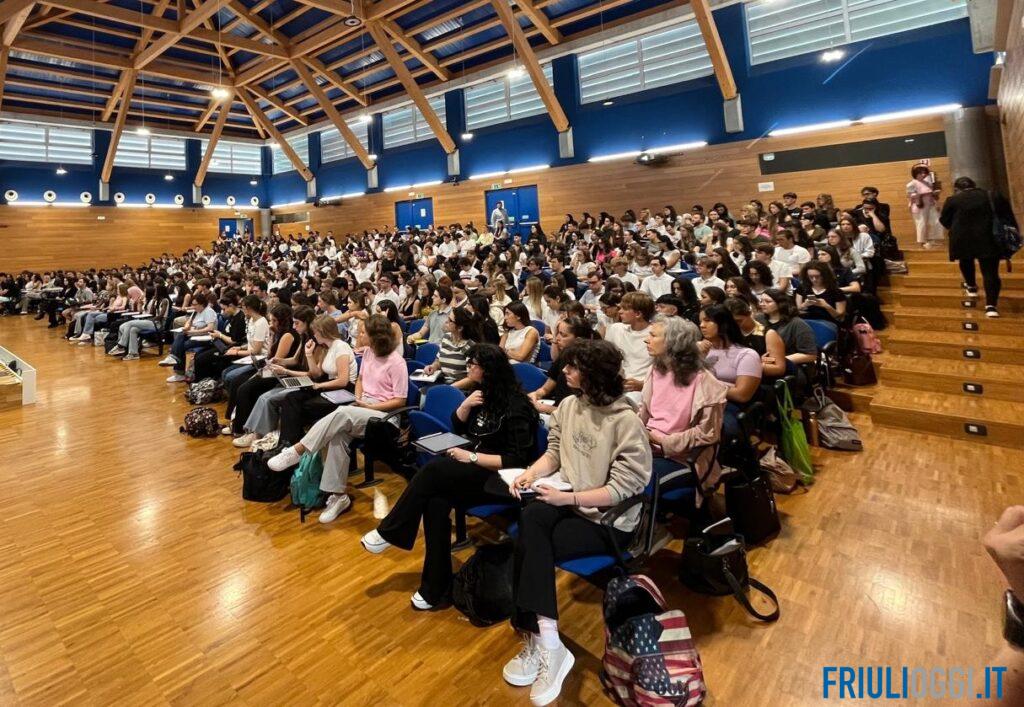 Medicina a Udine, 456 iscritti al semestre filtro: salgono a 187 i posti disponibili